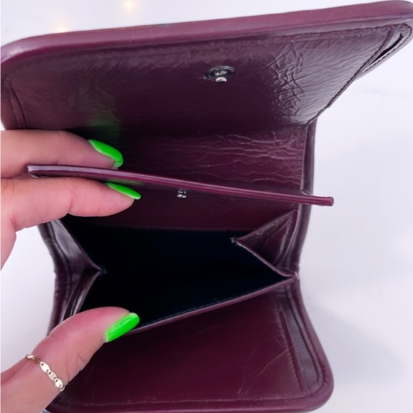 Burgundy/wine red YSL trifold wallet with coin compartment - Picture 8 of 9